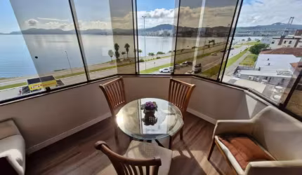 Oportunidade! Apartamento à venda com Vista Mar no Estreito, Florianópolis.