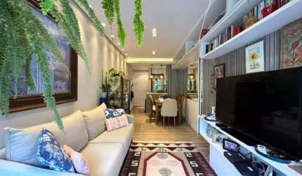 Oportunidade: Apartamento mobiliado à venda com 75m², 2 Quartos e 2 vagas - Florianópolis/SC