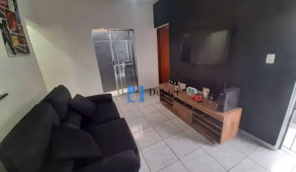 Casa toda reformada com 4 dormitórios, cozinha, 1 vaga de garagem coberta