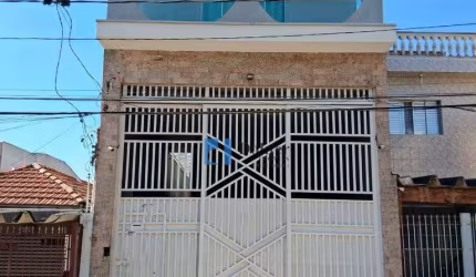 Sobrado próximo à Av. Gen. Edgard Facó, 272m² em 3 pavimentos.  Nas proximidades são encontrados Supermercados,rede Comercial,Bancária,Escolar.