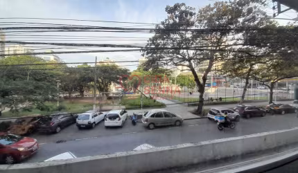 FANTÁSTICA 291 m² COM MEZANINO 3 BANHEIROS E COZINHA
