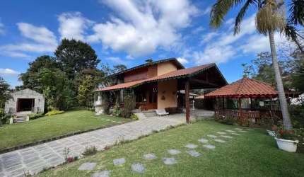 SUA CASA NA SERRA: UMA OBRA DE ARTE ATEMPORAL