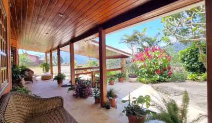Casa no Condomínio do Lago Comary – Conforto, Exclusividade e Lazer