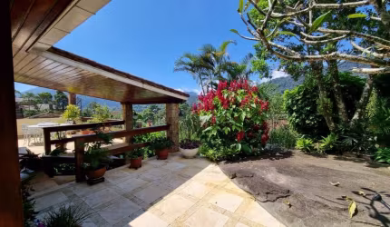Casa no Condomínio do Lago Comary – Conforto, Exclusividade e Lazer