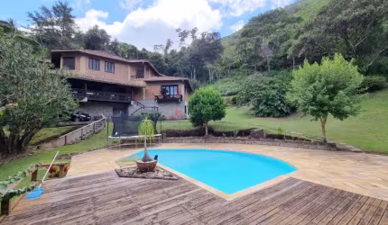 Luxuosa Casa de Serra no condomínio Green Valey - Teresopolis - RJ