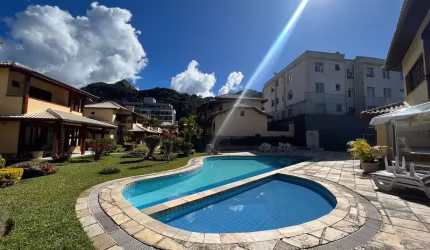 Casa Exclusiva no Alto – 4 Suítes, Lareira e Conforto em Meio à Natureza!