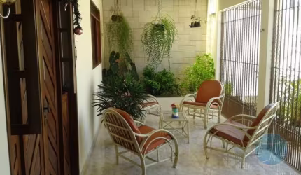 Casa com 3 quartos à venda na Valdir Targino, 3594, Candelária, Natal por R$ 499.000