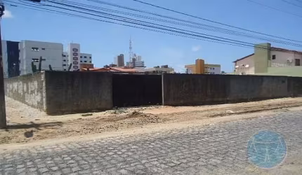 Terreno à venda na Eleusis Magnus Lopes Cardoso, 05, Lagoa Nova, Natal por R$ 550.000