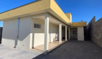 Linda casa a venda em Furnas -Capitolio