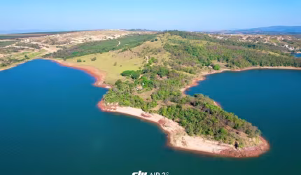 Vende-se 20.000 metros de frente a represa de Furnas - Capitólio