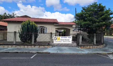 Casa no Saguaçú com Terreno de 15x35 - Aceita permuta!