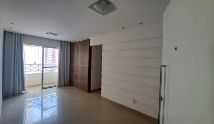 Lindo Apartamento, De Canto, Andar Alto, Vista pra Praça, Reformado, Desocupado, Vaga Coberta, Cond com Lazer Completo, Ótima Localização.