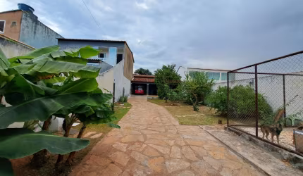 Lote de 400m² em Condomínio, Casa Térrea Toda na Laje e Com IPTU
