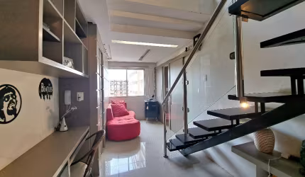 Cobertura Duplex reformada ,suíte com closet e banheira hidromassagem, armários planejados, terraço com churrasqueira, 2 vagas cobertas.