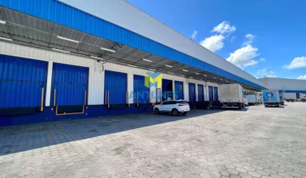 Alugue em Condomínio, galpão 1.780,64m² com docas no bairro de Prazeres.