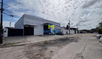 Alugue galpão em Boa viagem, com 1.477,98m². Próximo ao Aeroporto e Setúbal