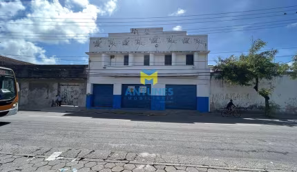 Alugue Loja em São José com 705m², com 2 pavimentos