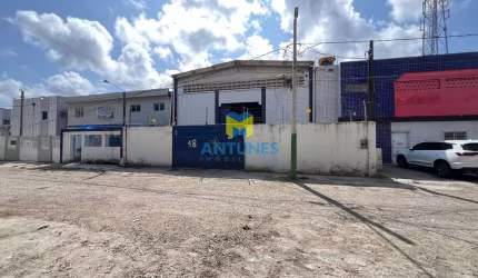 Alugue galpão em Afogados, com aproximadamente 360m². 50m da São Miguel