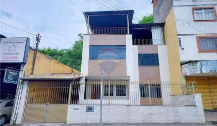 Casa com 4 quartos a venda