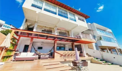 Casa condomínio Via do Sol