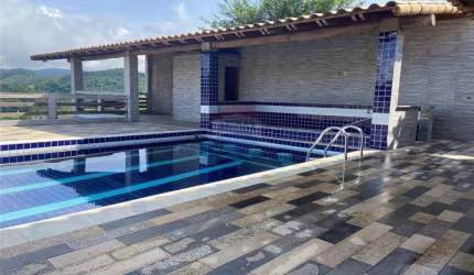 Linda casa no condominio Morada das Garças