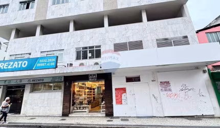 Loja Ampla para Aluguel – 500m², Sobreloja, 4 Banheiros – Rua São Mateus, JF