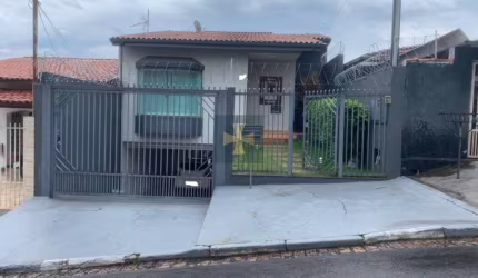 Casa com 3 quartos à venda no Jardim Comendador Cardoso, Bragança Paulista , 208 m2 por R$ 795.000