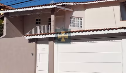 Imperdível oportunidade: Casa à venda em Bragança Paulista-SP, Santa Luzia, 3 quartos, 1 suíte, 1 sala, 3 banheiros, 2 vagas, 209m².