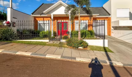 Casa à venda no bairro Jardim Pancera - Toledo/PR