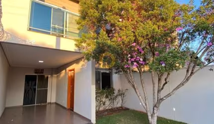 Sobrado à venda no bairro Jardim Pancera - Toledo/PR