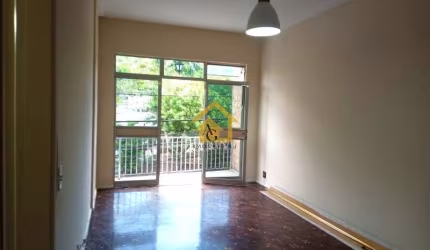 Apartamento à venda no Jardim Guanabara, Rio de Janeiro: 2 quartos, 1 sala, 2 banheiros, 1 vaga de garagem. Aproveite!