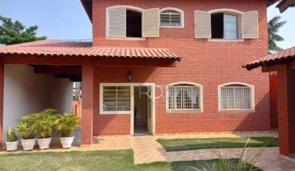 Sobrado com 3 dormitórios à venda, 181 m² por R$ 760.000,00 - Brasília - Londrina/PR
