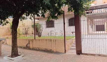 Casa com 3 dormitórios à venda, 200 m² por R$ 650.000,00 - Vila Brasil - Londrina/PR