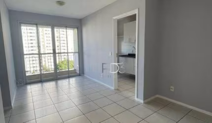 Apartamento com 3 dormitórios para alugar, 68 m² por R$ 1.900/mês - Aurora - Londrina/PR