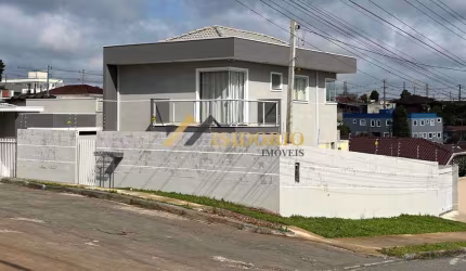 EXCELENTE SOBRADO!!!03 QTOS.,SUÍTE,SACADA,AMPLO TERRENO,LAZER