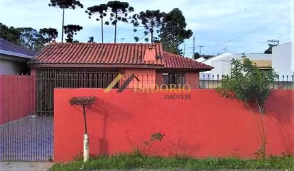 BELA CASA!!! 02 QTOS., VAGA DE GAR. COBERTA, AMPLO TERRENO