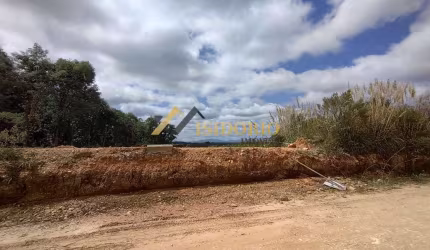 EXCELENTE TERRENO NO EMBU!!! 2.698,76m², DE FRENTE PARA A RUA