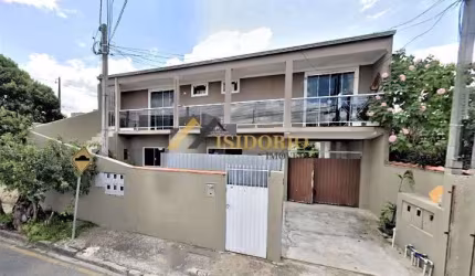 EXCELENTE CASA!!! 456m² DE TERRENO, 03 CASAS NOS FUNDOS