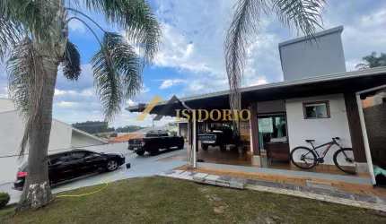 BELA CASA!!! 02 QTOS., SUÍTE, AMPLO TERRENO, FINO ACABAMENTO.