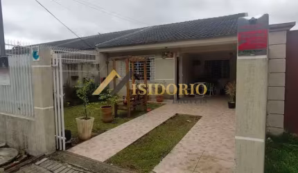 BELÍSSIMA CASA! 03 QTOS., SUÍTE, AMPLO TERRENO, BEM LOCALIZADO