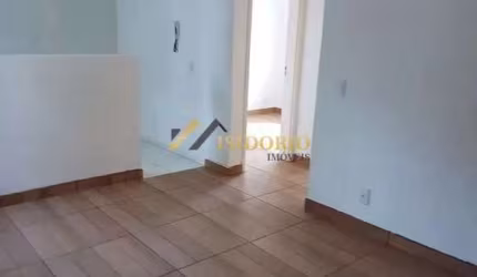 ÓTIMO APARTAMENTO!!! 02 QTOS., VAGA DE GAR., BEM LOCALIZADO
