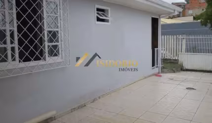 CASA COM 02 QTOS, GARAGEM COBERTA, FRENTE PRA RUA