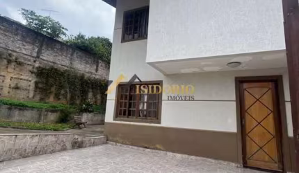 EXCELENTE SOBRADO!!! 531m² DE ÁREA TOTAL, SUÍTE, BEM LOCALIZADO
