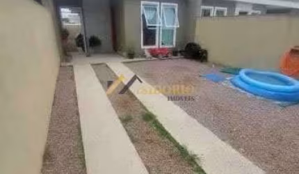 ÓTIMA CASA!!! 03 QTOS., SUÍTE, 02 VAGAS DE GARAGEM.