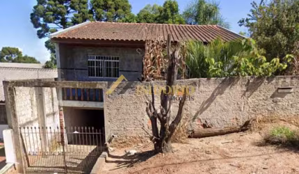 CASA COM AMPLO TERRENO!!! 420m² ÁREA TOTAL, PRÓX. HAVAN COLOMBO