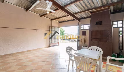 SOBRADO BAIRRO ALTO! 3 QUARTOS, ÁREA GOURMET C/ CHURRAS. 100M2