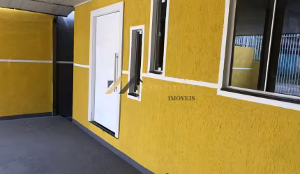 CASA EM COLOMBO! 03 QUARTOS, EDÍCULA, GARAGEM