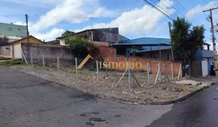 TERRENO DE ESQUINA EM COLOMBO! 150m² DE ÁREA TOTAL, PRÓX PARQUE