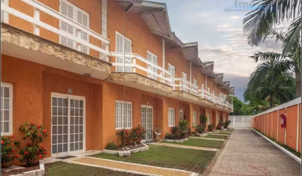 Casa em Village com 3 Quartos, 117m² por R$ 690.000 - Centro - Bertioga/SP
