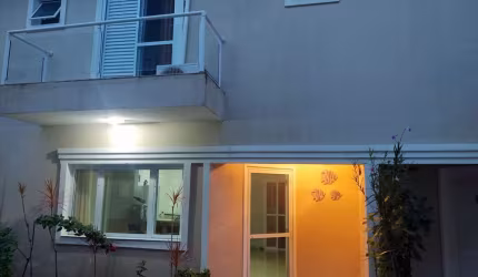 Casa com 3 Quartos, 102m² por R$ 950.000 - Indaiá - Bertioga/SP